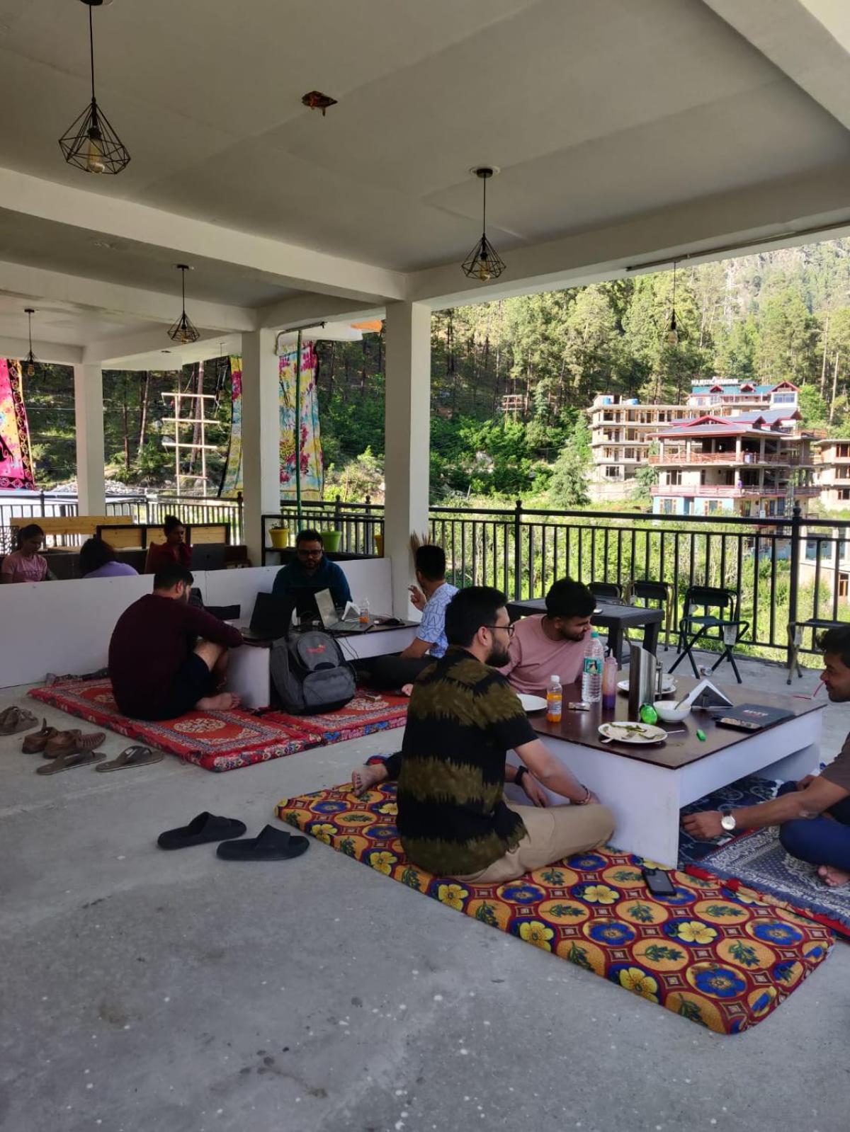Himtrek Stay Kasol Buitenkant foto