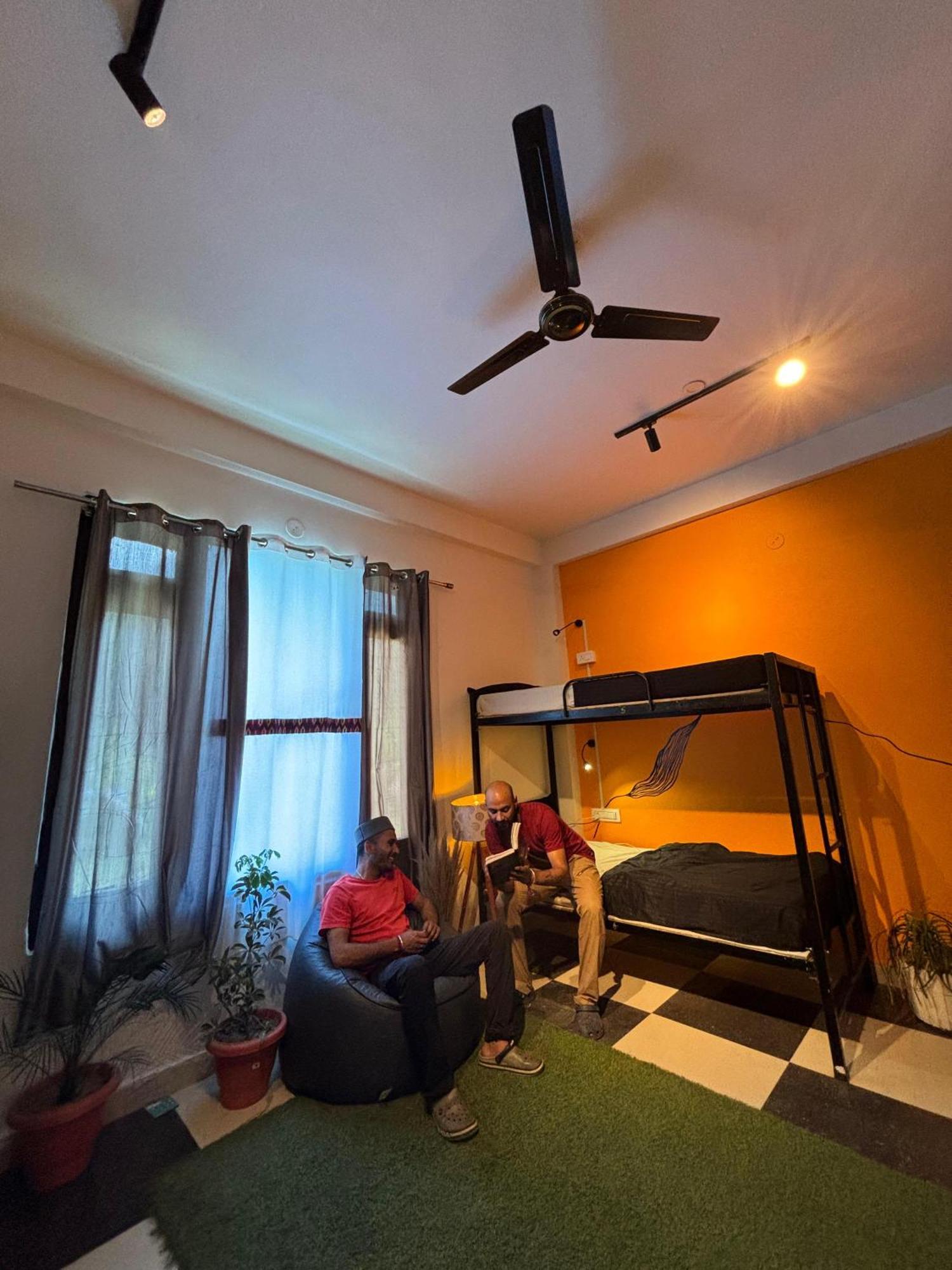 Himtrek Stay Kasol Buitenkant foto