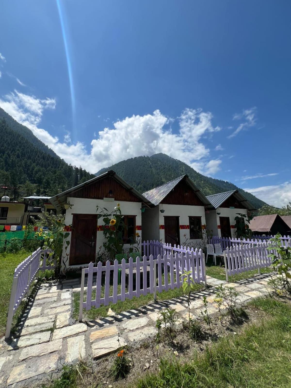 Himtrek Stay Kasol Buitenkant foto