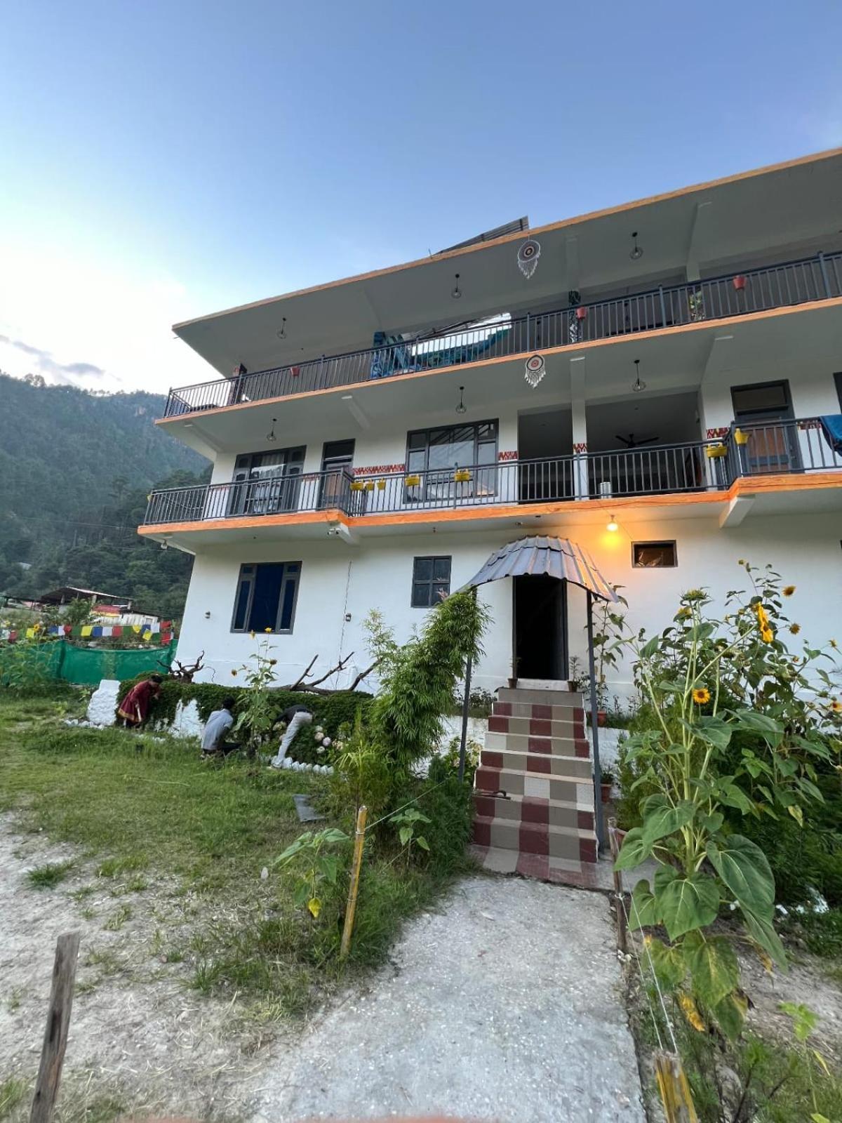 Himtrek Stay Kasol Buitenkant foto