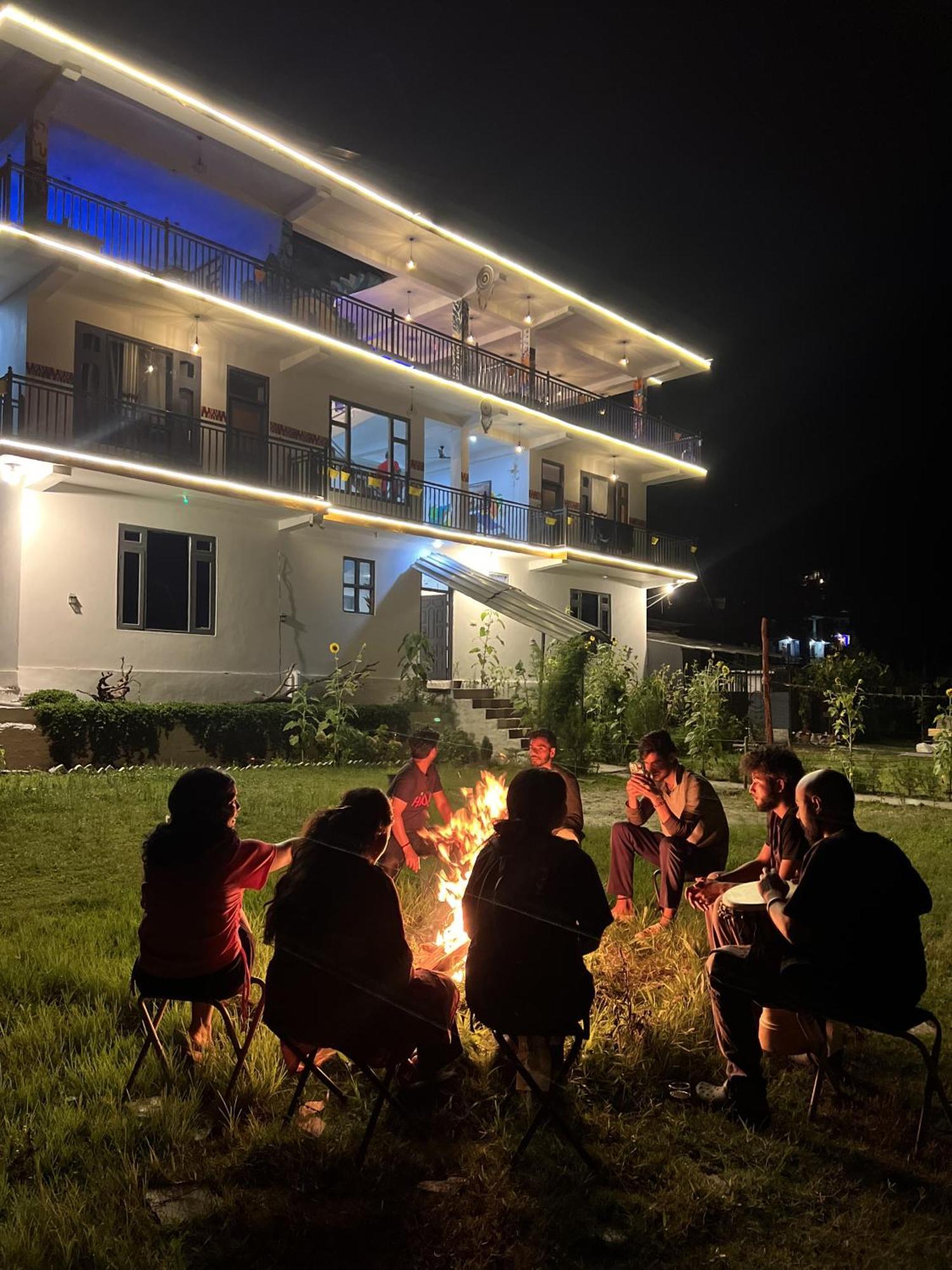 Himtrek Stay Kasol Buitenkant foto